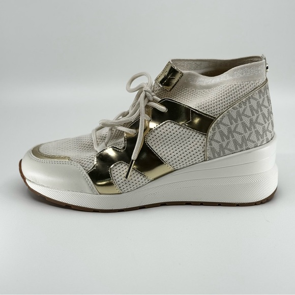 Michael Kors Markie Bootie Soft Stretch, Size 9, New in Box - Picture 6 of 13